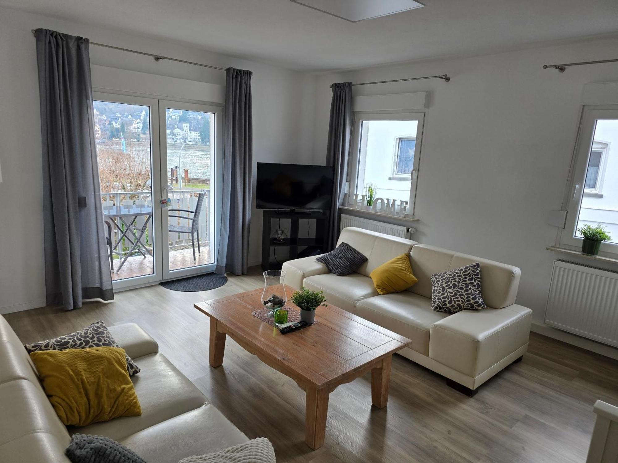 Ferienhaus Steigrhein Filsen Esterno foto